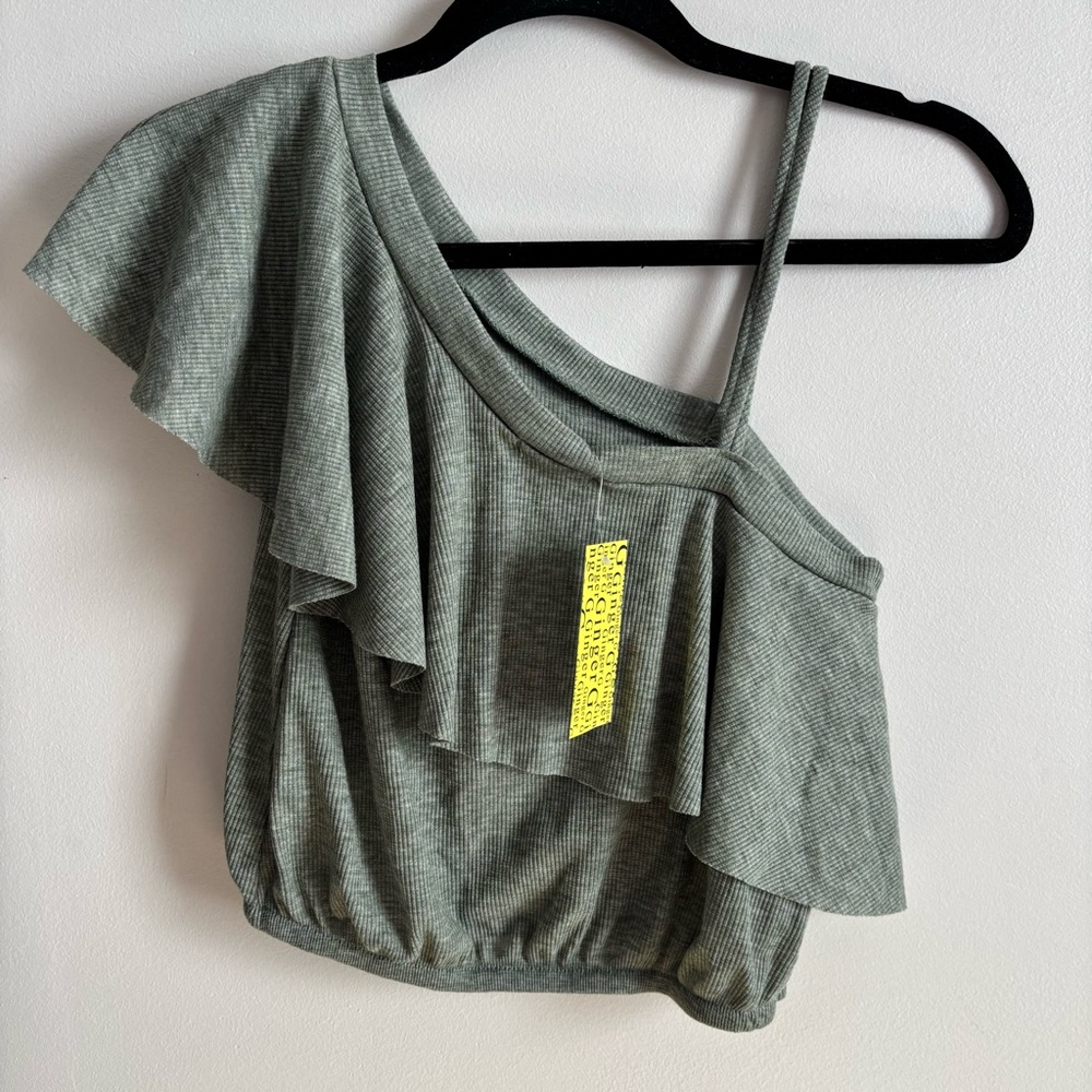 Ginger G Ruffle Crop Top - Picture 2 of 4